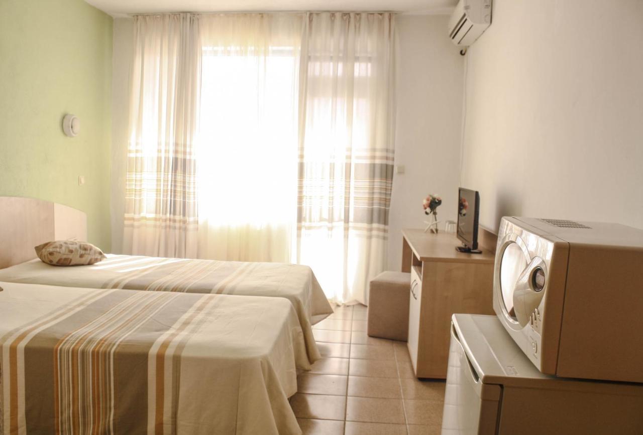 Alba Family Club Hotel Primorsko Esterno foto