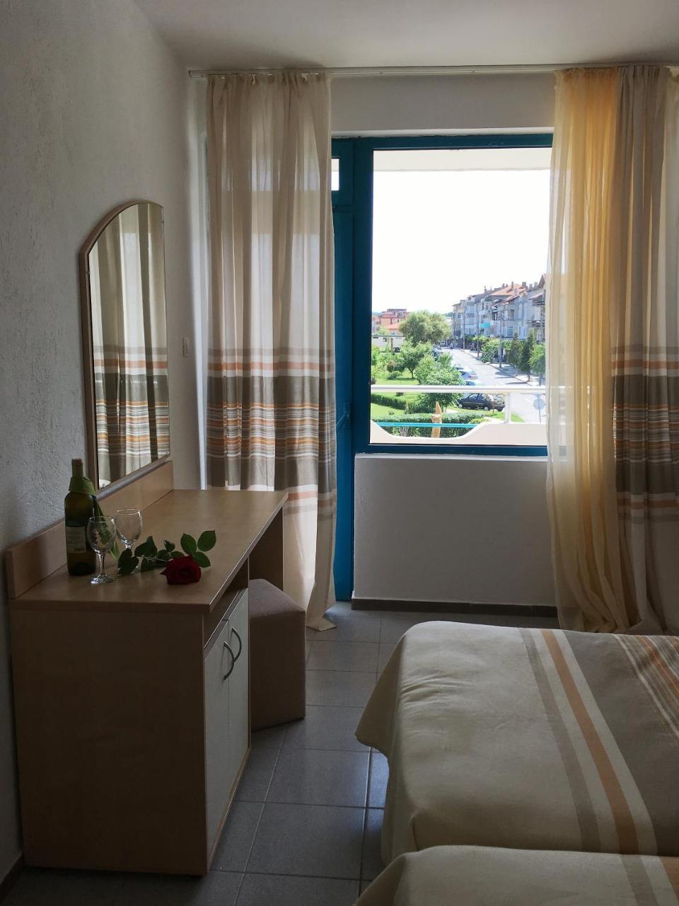 Alba Family Club Hotel Primorsko Esterno foto